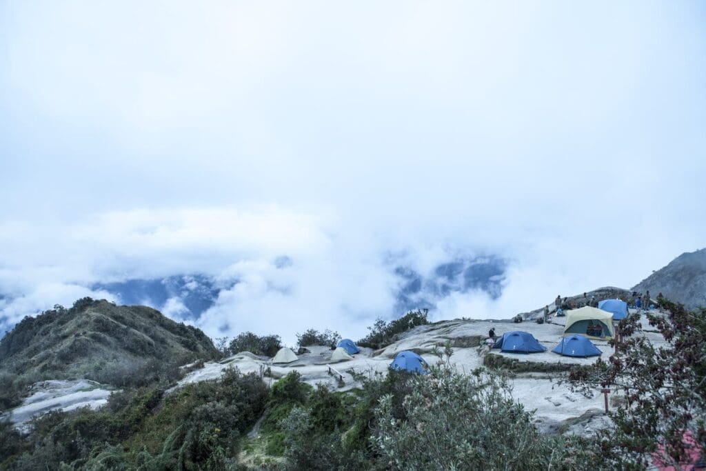 camp-site-on-inca-trail-to-machu-picchu