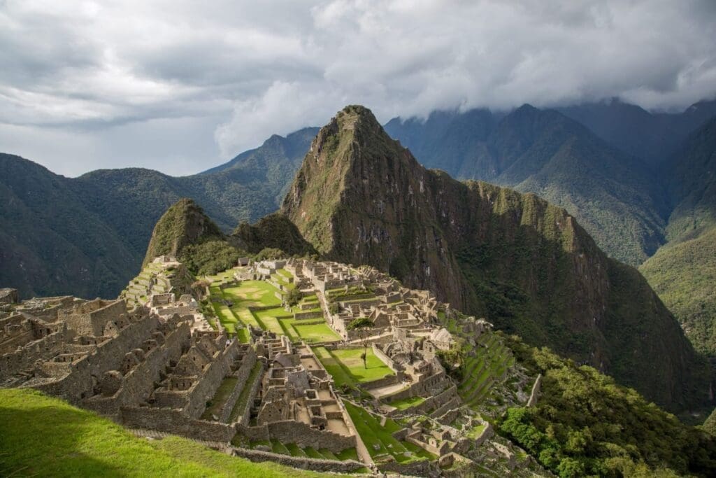 classic-inca-trail-route-to-machu-picchu