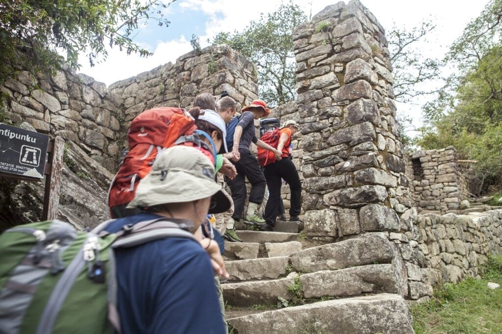 hiking-inca-trail-to-machu-picchu