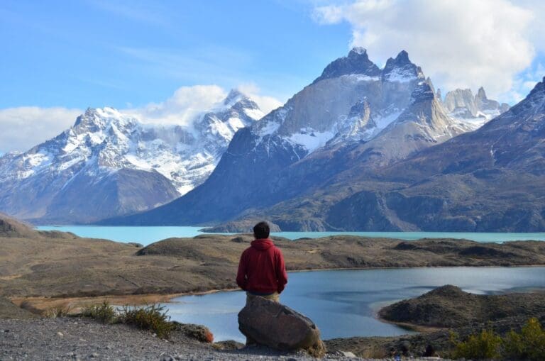hiking-w-trek-torres-del-paine-patagonia