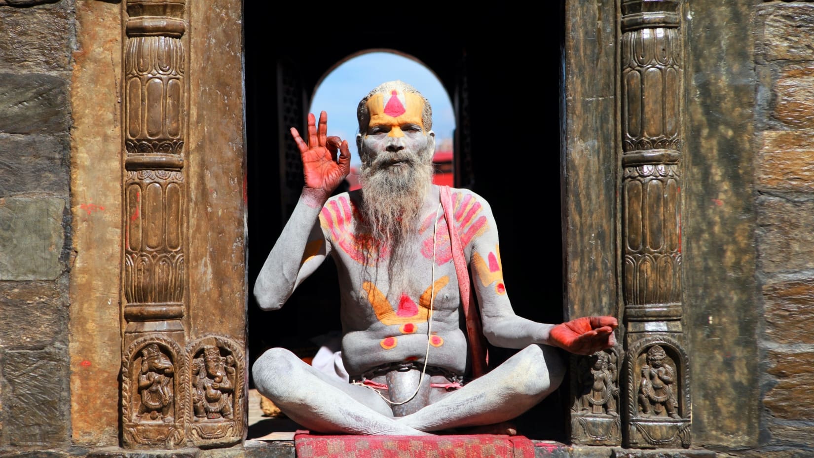 pashupatinath-temple-kathmandu-sadhu