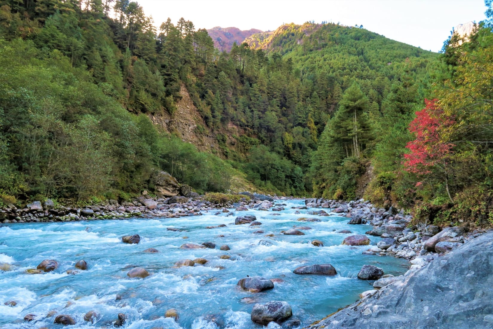 phakding-dudh-kosi-river-himalayas